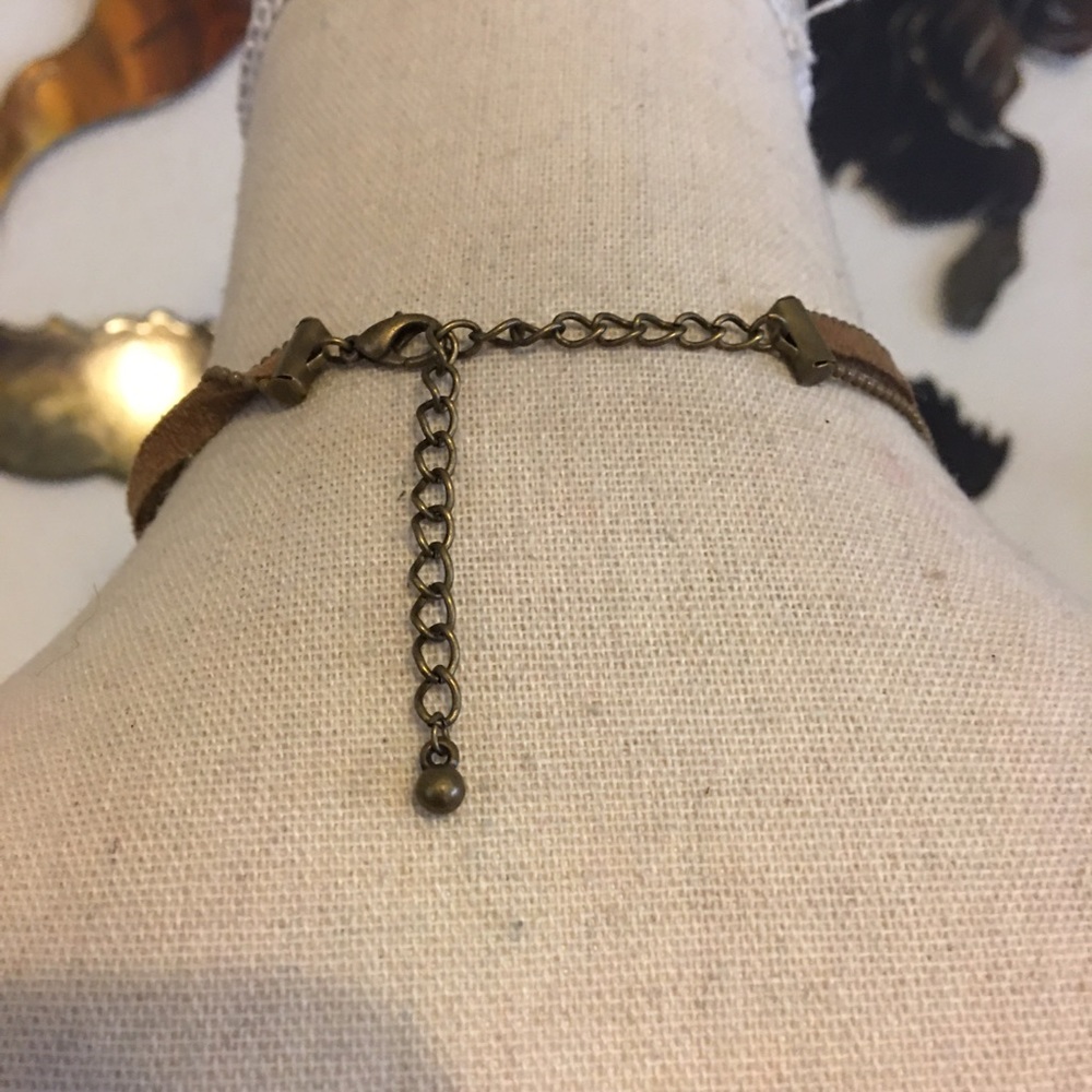 Suede choker with chain and pendant detail - Picture 5 of 8